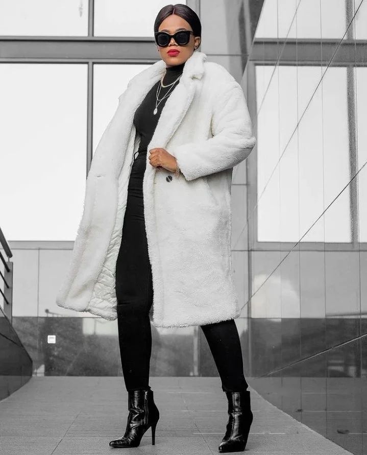 30 PHOTOS: Stunning Outfit Ideas For Women – From Simple To Stylish